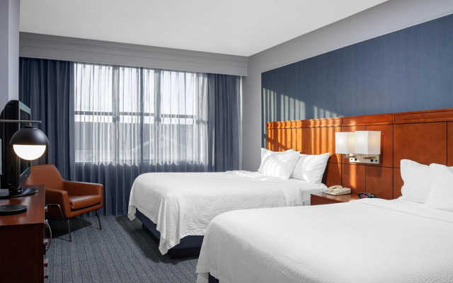 Courtyard by Marriott Long Island MacArthur Airport