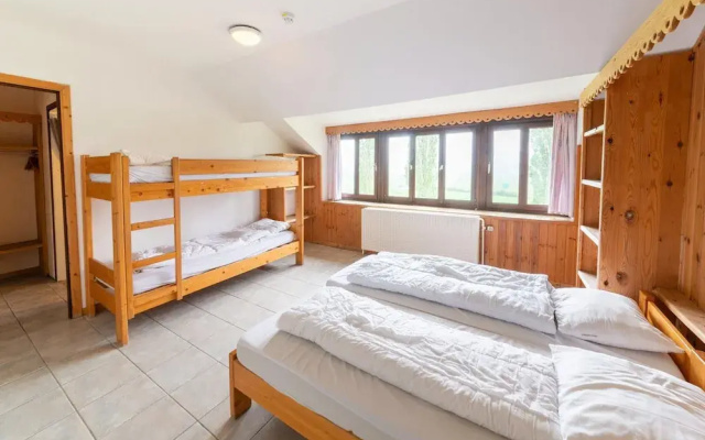 Villa in Ardennes With Sauna and Jacuzzi