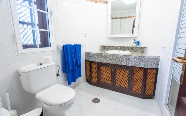 Altamar 28 with terrace&pool By CanariasGetaway