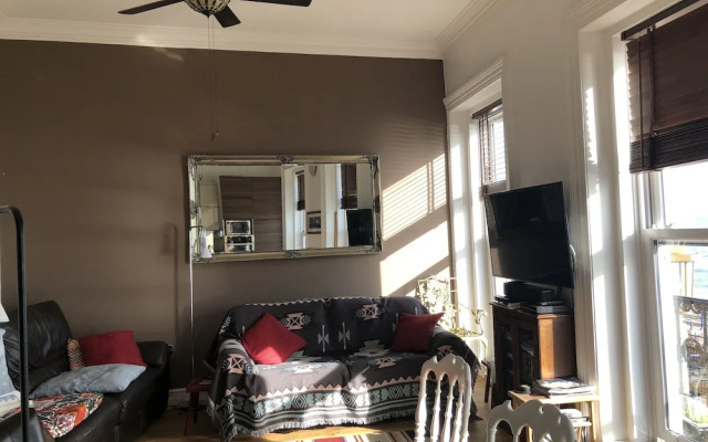Beautiful 2 Bed Balcony Apart Seafront Eastbourne
