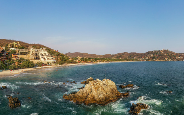 La Villa Luz Adults Only