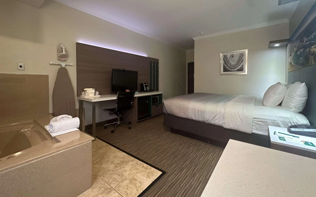 Quality Inn & Suites Los Angeles Airport - LAX