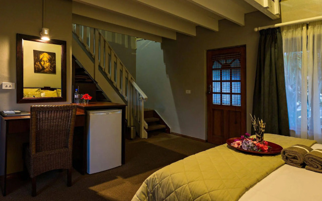 Thatchwood Country Lodge