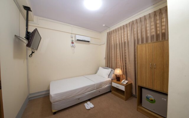 Royal Golden 81 Inn