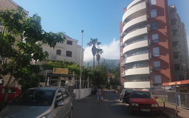 One bedroom Apartment 500m from the beach