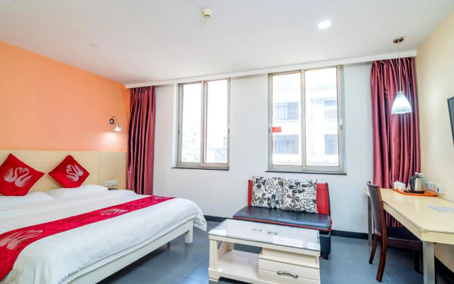 LN White House Hotel