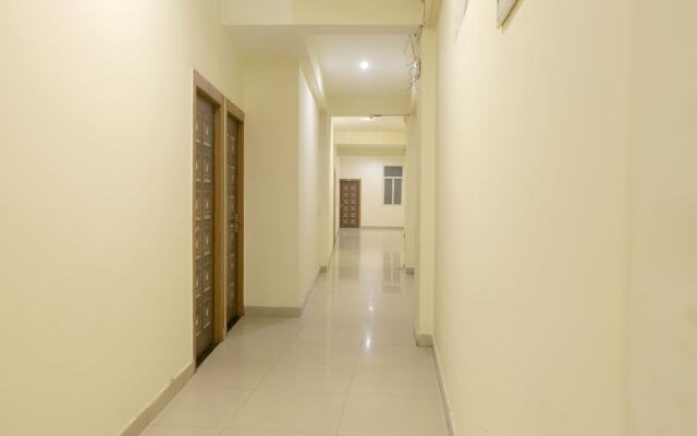 Hotel Lemon Suites & Banquet Noida Sector 62