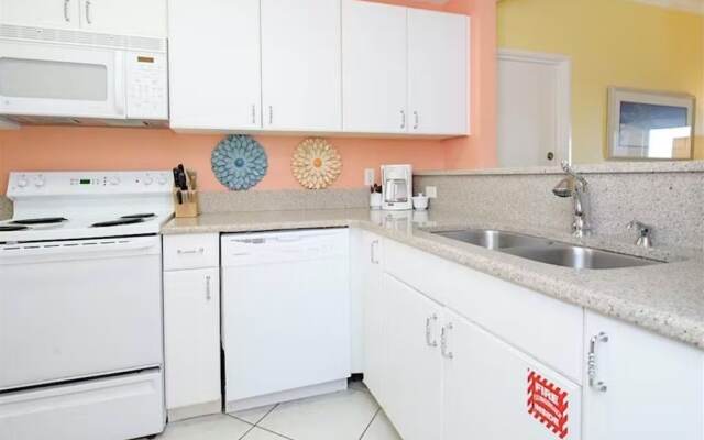 Tops'l 1008 Lockoff 3 Bedroom Condo by RedAwning