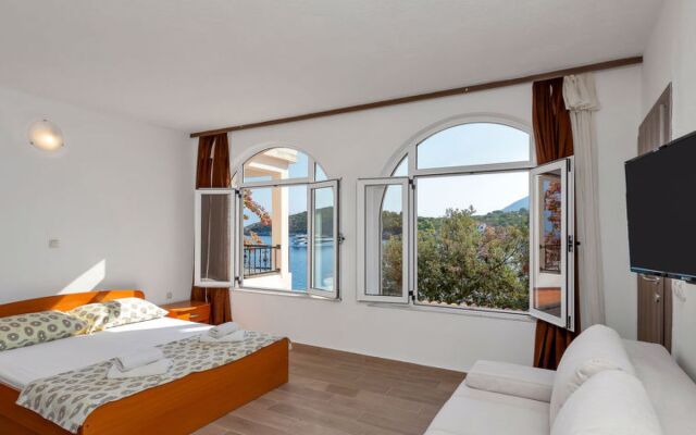 Apartment Rubin Hvar/Pokrivenik 30234