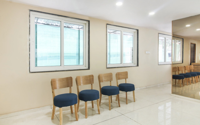 Apple Tree Inn by OYO Rooms