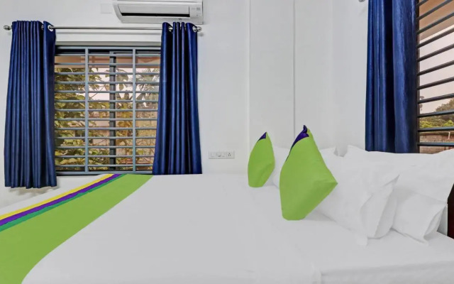 Treebo Nirupama, 750m from Aluva Railway station