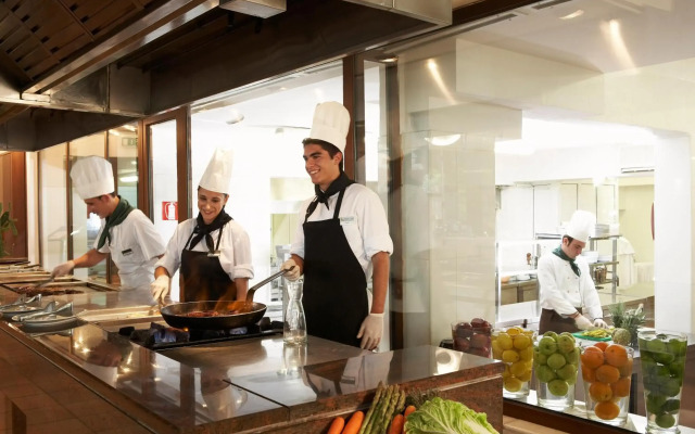 Anthemus Sea Beach Hotel & Spa