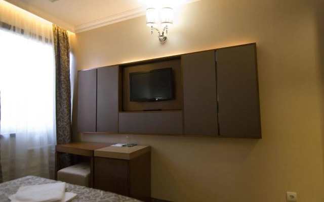 Golden Ball Club Hotel & Fitness