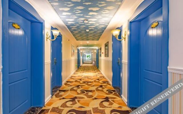 Renshou 8:30 Theme Hotel