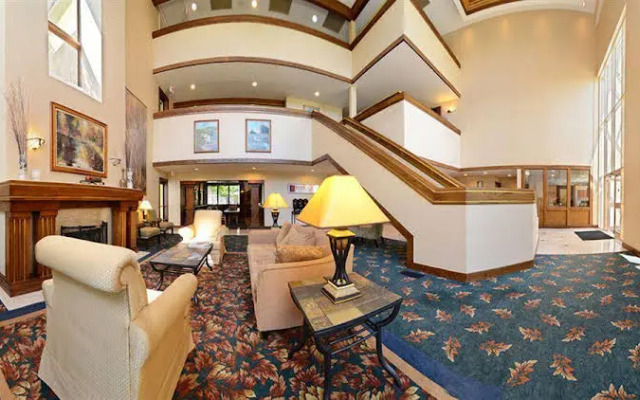 The Flats at Shady Grove