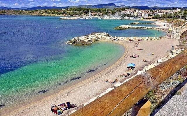 Appartement Six-Fours-les-Plages, 3 pièces, 4 personnes - FR-1-316-50