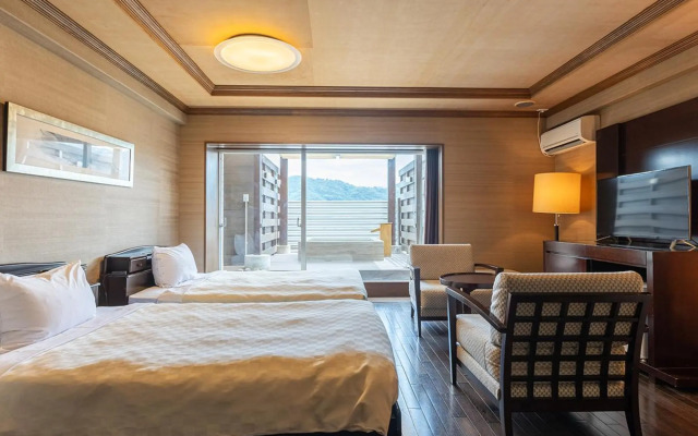 Atami Season Hotel