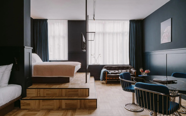 Supernova Hotel
