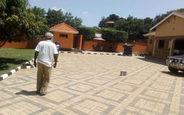 Cactus Hill Side Hotel