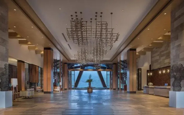 La Fountain Hotel & Resort
