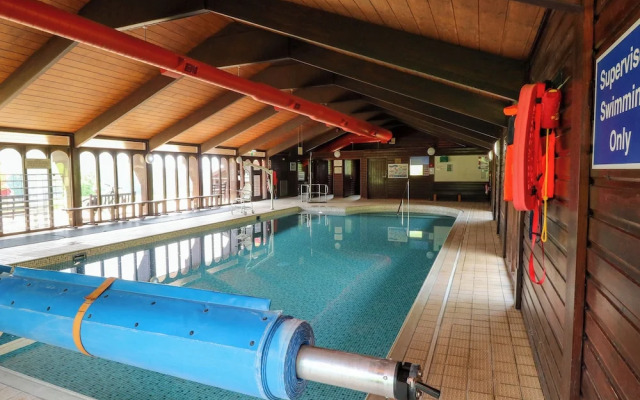 Harcombe House Bungalow 11