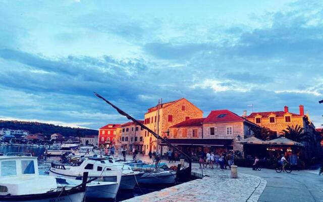 Apartman studio Stari Grad - 1