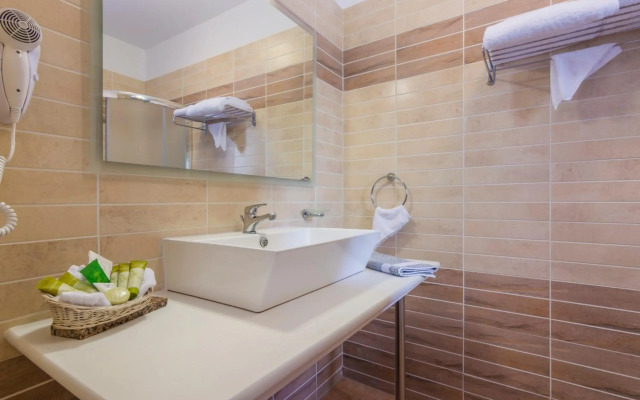 Sea View Resorts & Spa