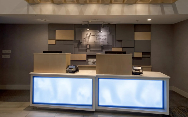 Holiday Inn Express & Suites Interstate 90 by IHG