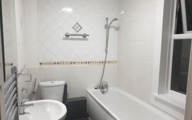 Lovely 1 bedroom flat High Barnet 3 mins away