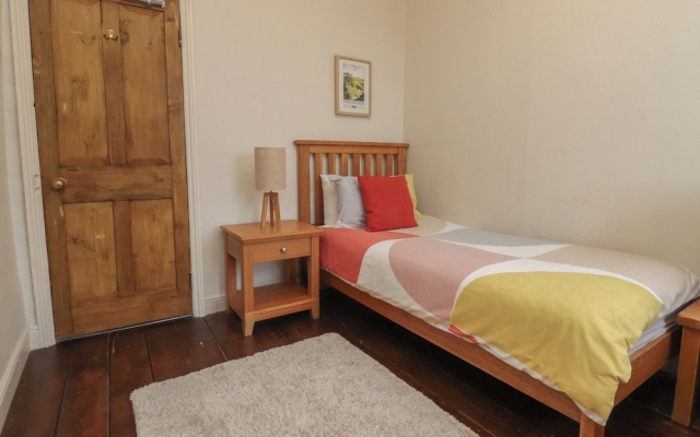 Canalside Cottage
