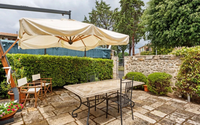 Appealing Holiday Home in Saturnia with Garden