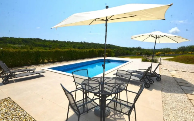 Picturesque Paradise Holiday Home With Pool