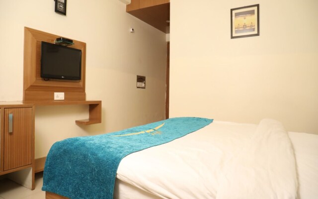 Hotel Poonam Plaza