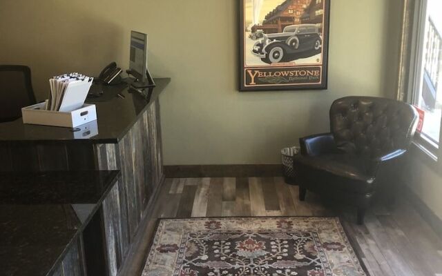 The Roosevelt Hotel - Yellowstone