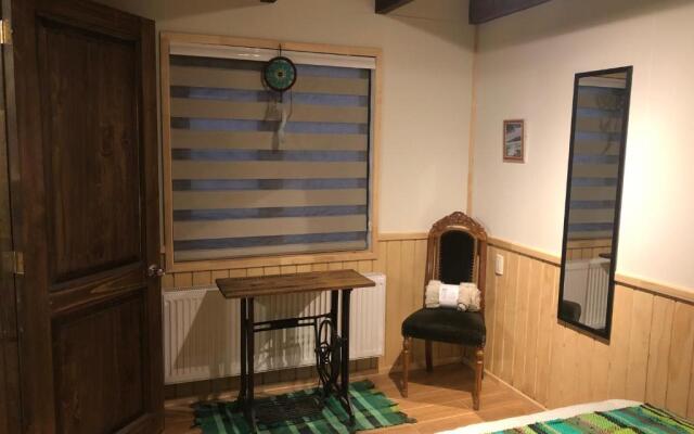 Magellanicus Rustic Suites