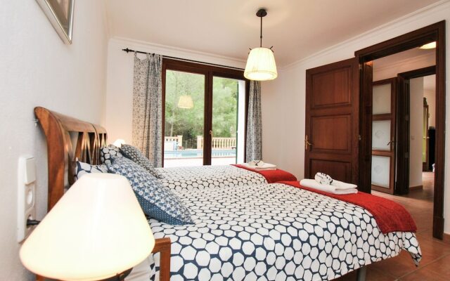 Spacious Mansion in Alaró With Swimming Pool