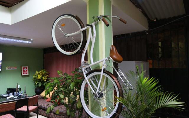 Hostal Alpes Lima