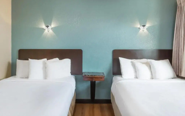 Oceanside Travelodge
