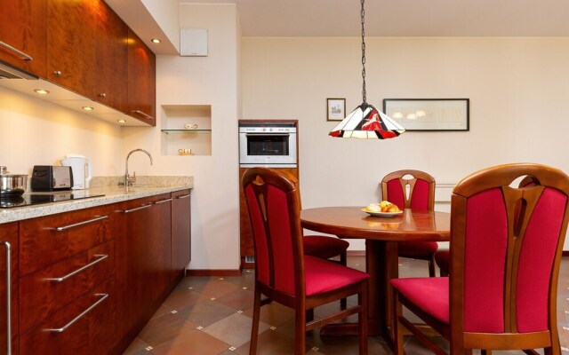 Obrzeżna Apartment by Renters
