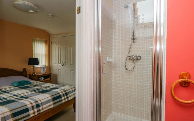 Penybont Apartment