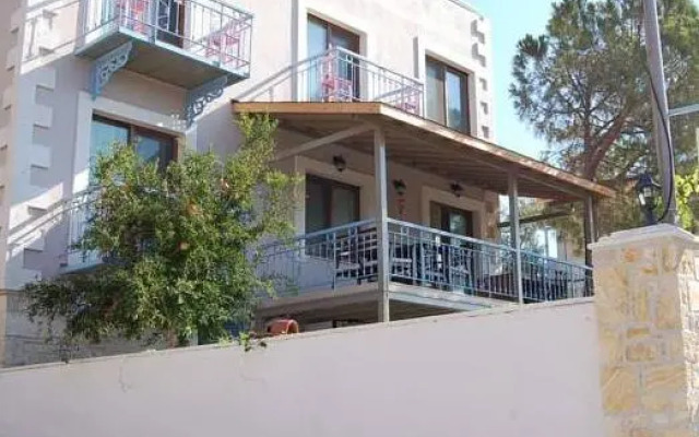 Foca Erguvan Hotel