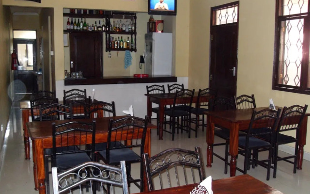 Triniti Airport Hotel