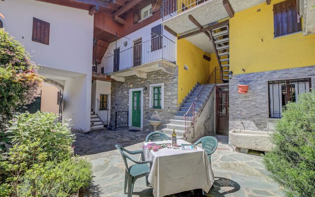 Ortensia Blu Lake And Relax