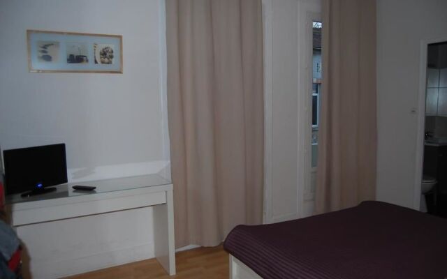 Hôtel Restaurant les Platanes