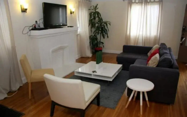 Vintage Two Bedroom La Vacation Rentals, Unit 4 - Rud 82197