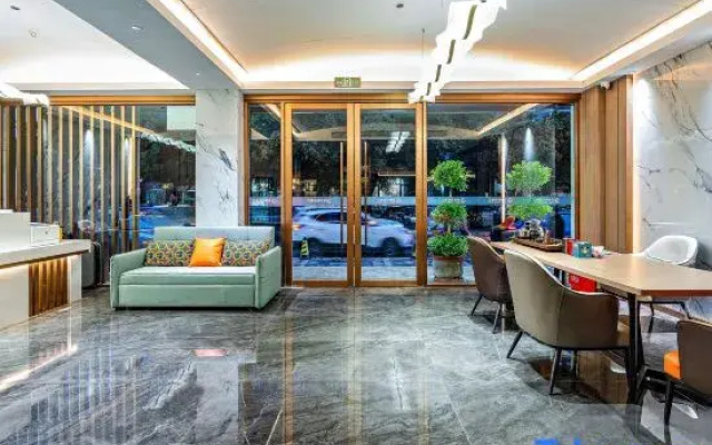 Jingxi Yueting Hotel (Chengdu Huayang Middle School Polar Ocean Park)