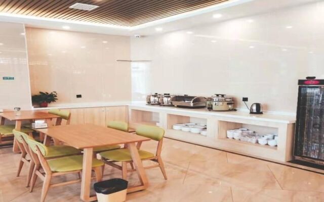 GreenTree Inn Baoding Gaobei Baigou