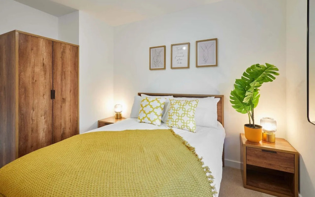 Host Stay Lockside House