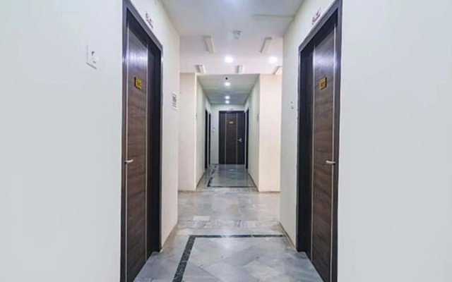 Fabhotel Paradise Park