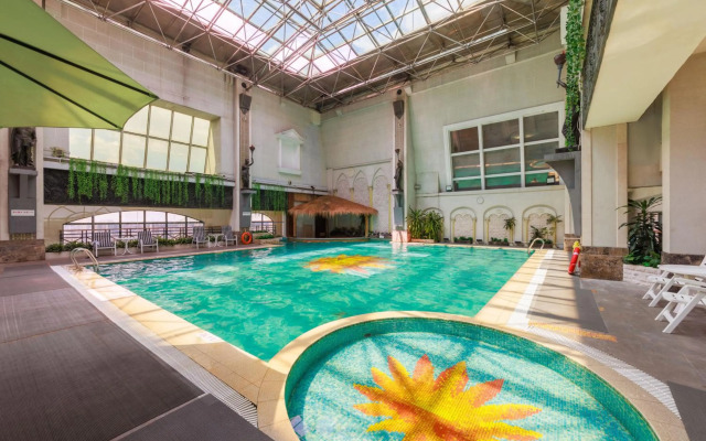 Grand Noble Hotel